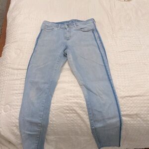 A pair of skinny jeans